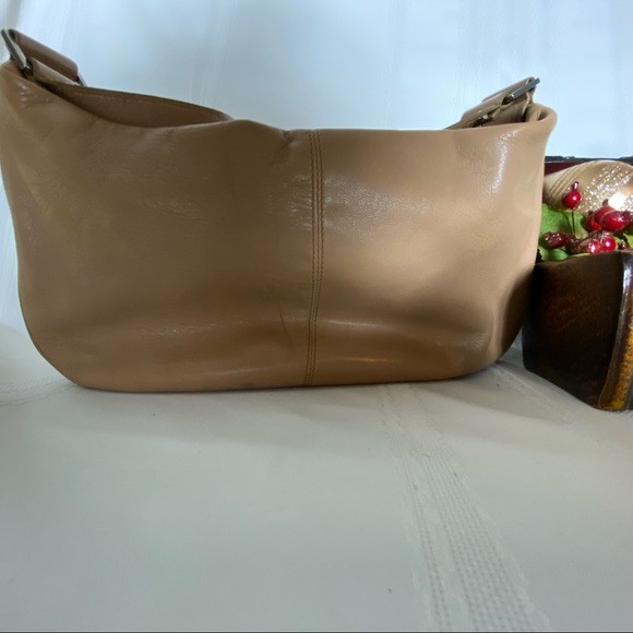 Tan genuine leather ladies handbag Luis Esteve made in Spain.Wide shoulder strap - Picture 14 of 16
